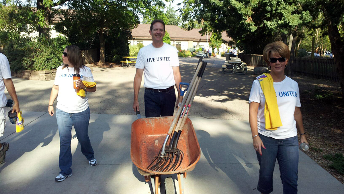 United Way volunteer event at zoo